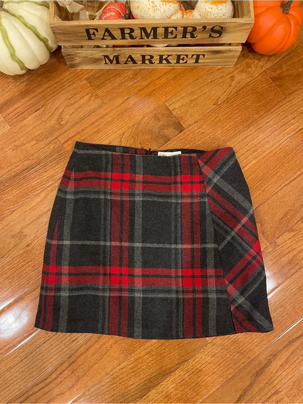 Cato Women's Black Red Gray Wool Plaid Holiday Mini Skirt Size 6